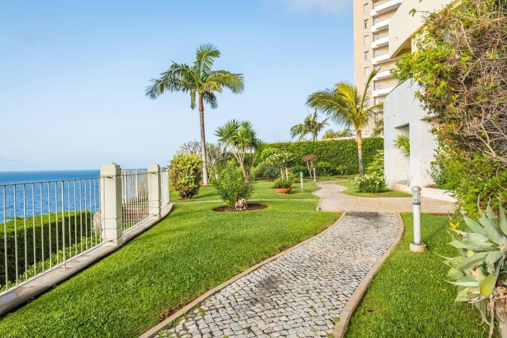 Super Cliff Apartment